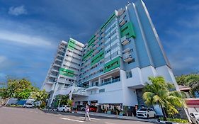 Whiz Prime Hotel Megamas Manado